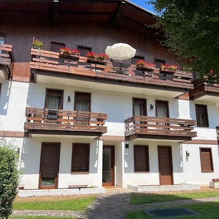 Deluxe - Nel Cuore Di Ασιάγκο